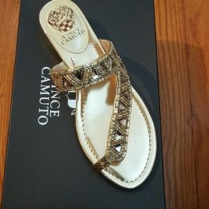 Vince Camuto thong toe slides - NEW